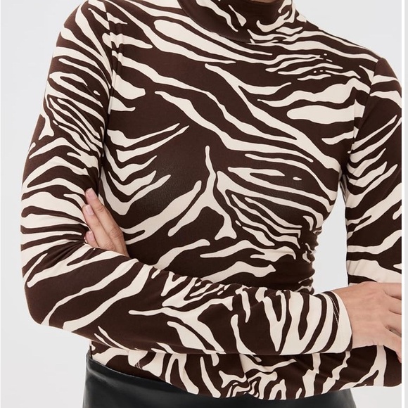 Reformation Tops - NWT REFORMATION Zebra Print Long Sleeve Top